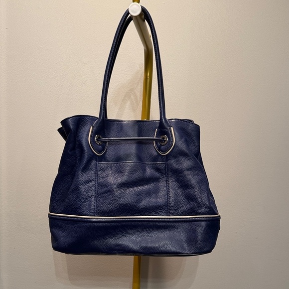 Cole Haan Vintage leather Reiley tassel tote in Navy EUC - Picture 6 of 16
